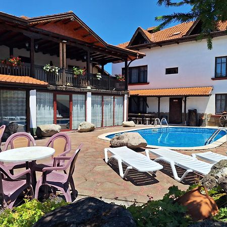 Къща За Гости Бащин Дом Apriltsi  Exterior foto