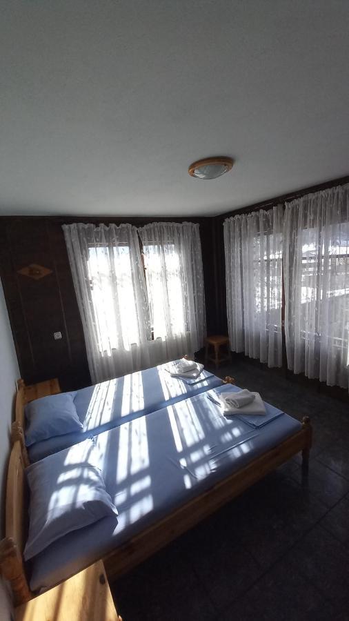Къща За Гости Бащин Дом Apriltsi  Exterior foto