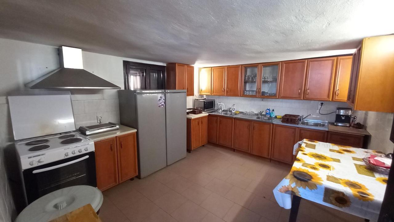 Къща За Гости Бащин Дом Apriltsi  Exterior foto