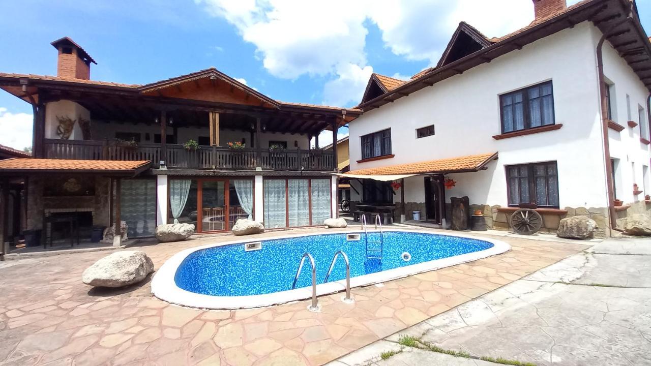 Къща За Гости Бащин Дом Apriltsi  Exterior foto